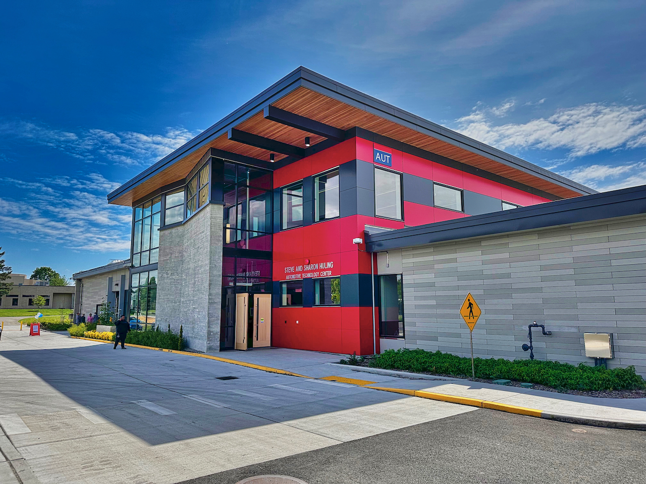 Steve and Sharon Huling Automotive Technology Center celebrated at